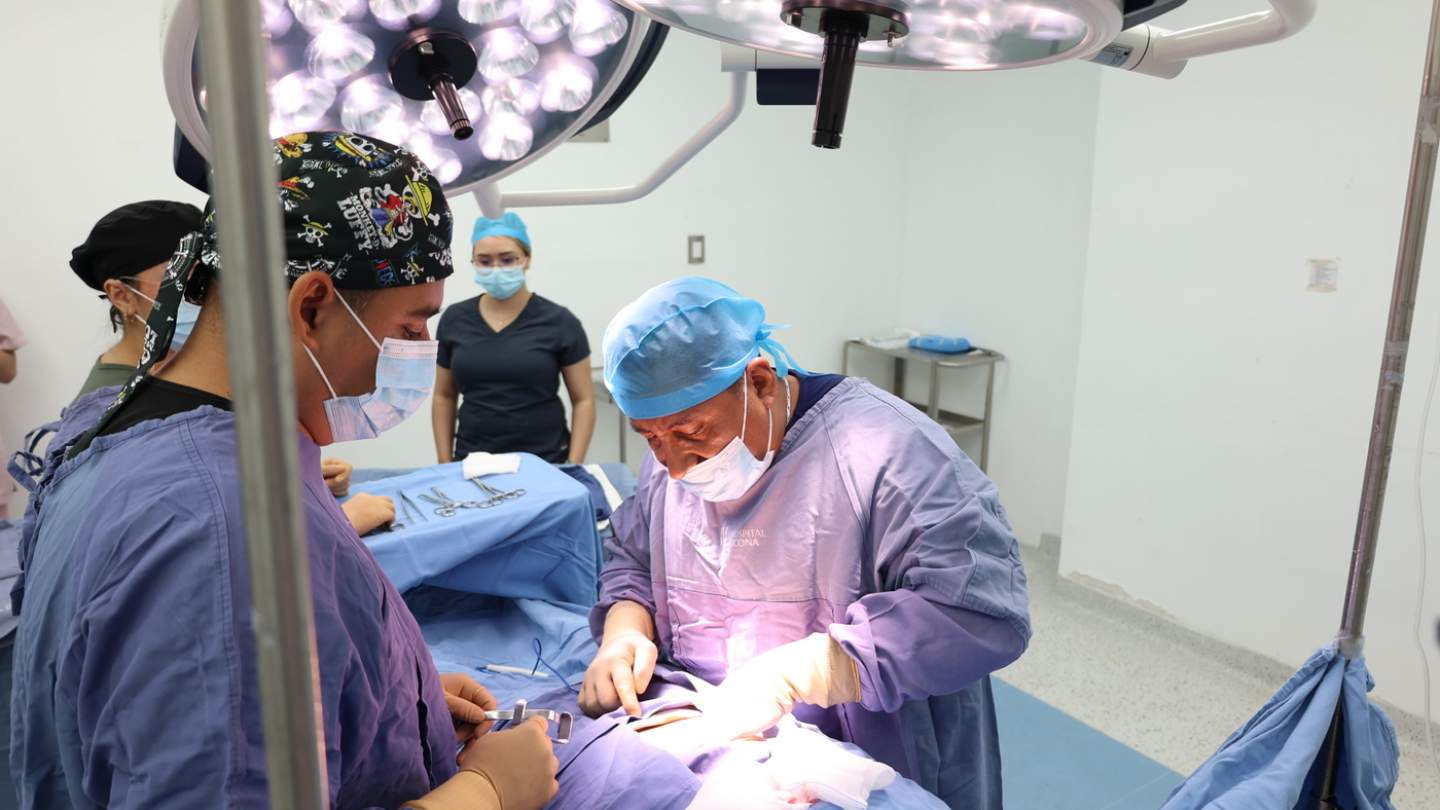 Gobierno de Sonora atiende rezago en cirugías de vesícula y hernias en ISSSTESON